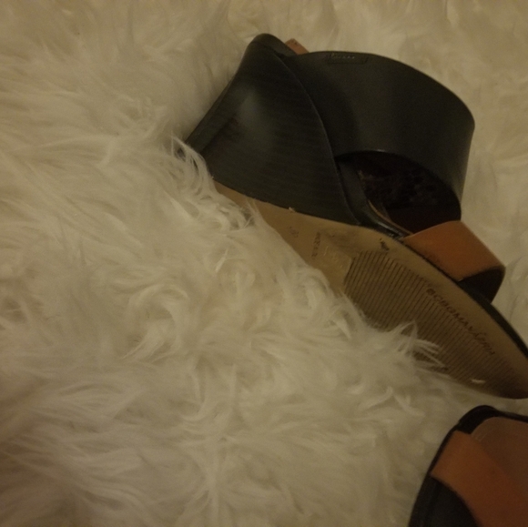 Shoes - Picture 2 of 3